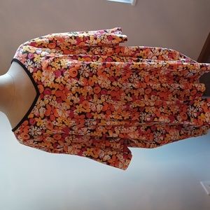 4/$20 Colorful flowered Tee